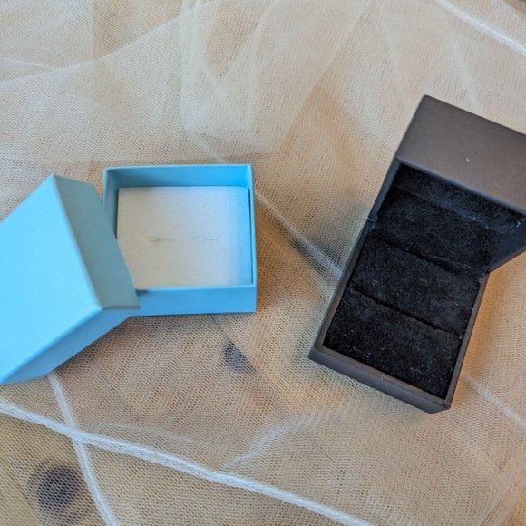 Flower & vine pearl hair comb + 5 more wedding accessories bundle - Picture 10 of 10